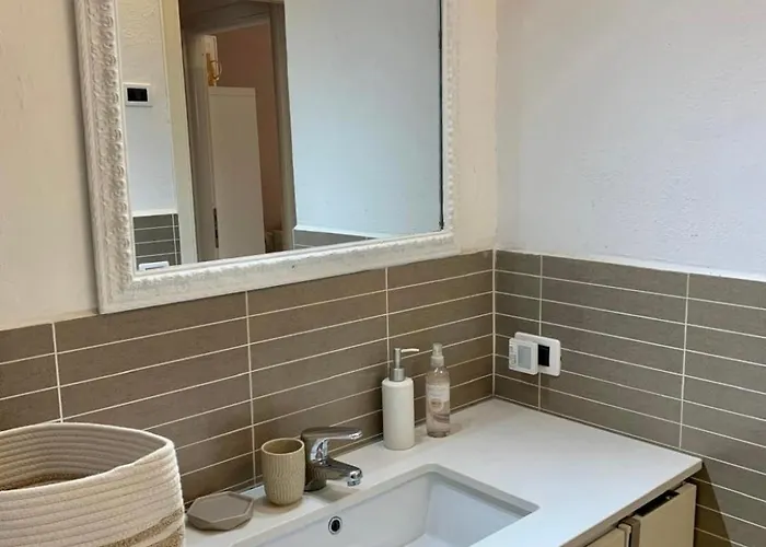 Relax Tra Golf E Mare غارليندا